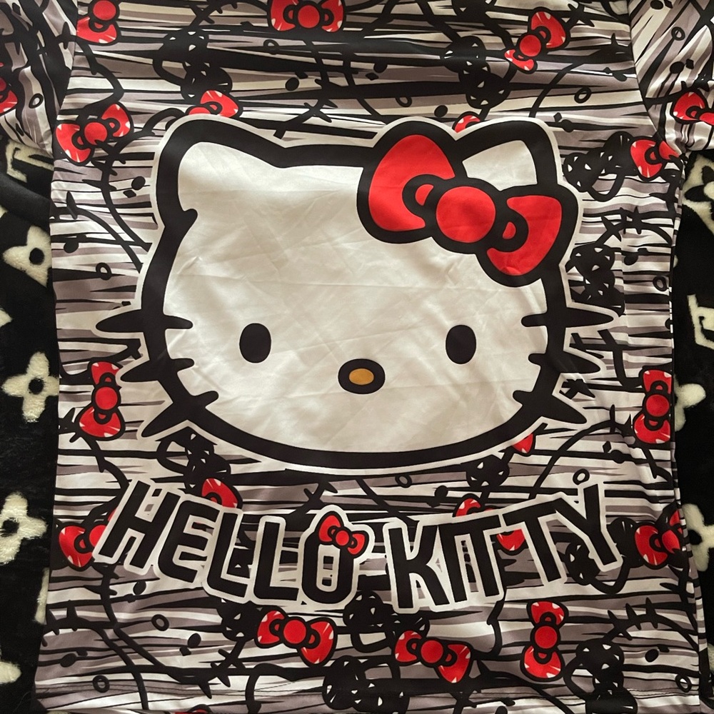 Hello Kitty Tees - Picture 3 of 5